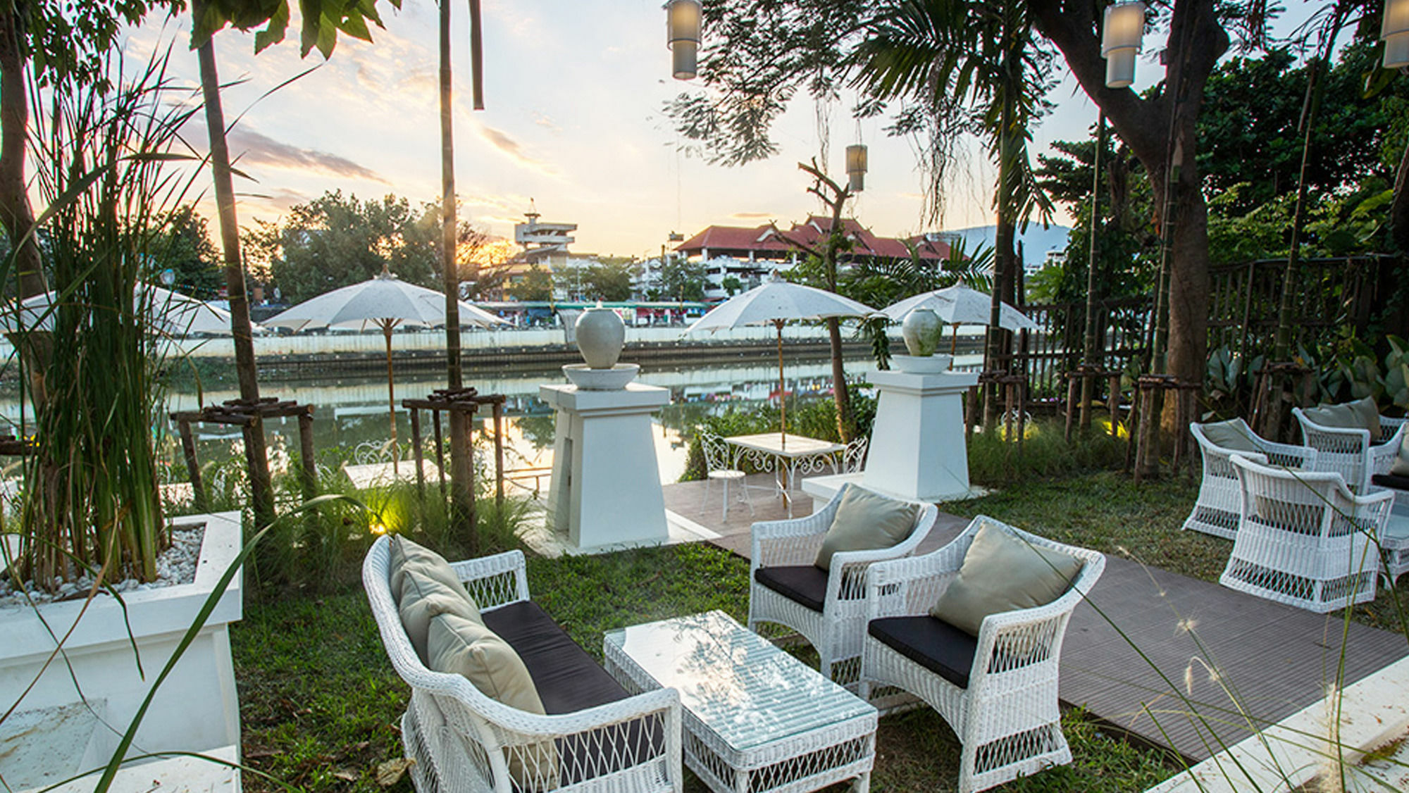 B2 Riverside Colonial Hotel Чиангмай Экстерьер фото